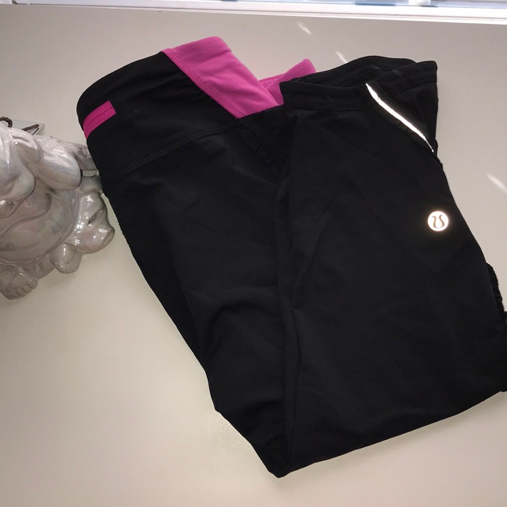 Lulumelon🍋🍋athletica pink and black yoga capris